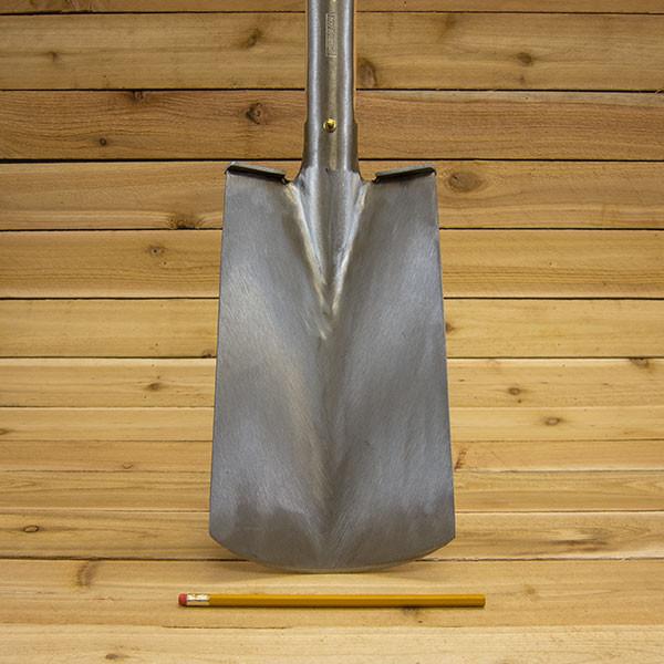 Large Garden Spade with steps by Sneeboer Tools